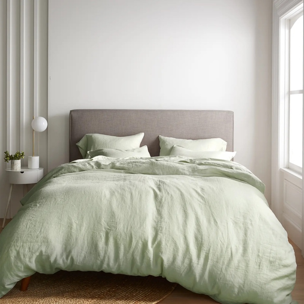 NWOT Quince European Linen Queen/Full Duvet Cover in Sage + 2 pillowcases